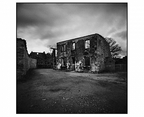 « Oradour-s, D'un village à l'autre » : un ouvrage entre mémoire et espoir de Charles Borrett « Oradour-s, D'un village à l'autre » : un ouvrage entre mémoire et espoir de Charles Borrett