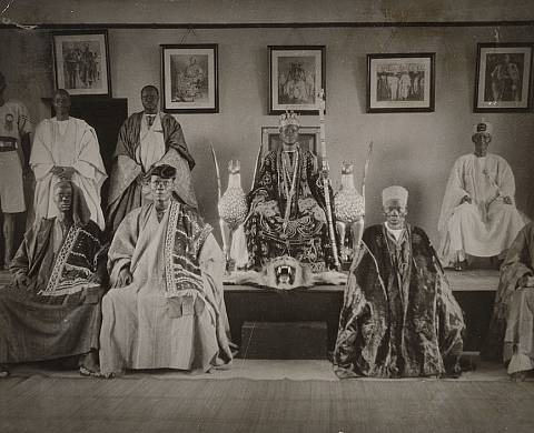 Jean-Philippe Dedieu présente : « Les Chemins de la dignité. Représentations visuelles de l’Afrique coloniale. » Jean-Philippe Dedieu présente : « Les Chemins de la dignité. Représentations visuelles de l’Afrique coloniale. »