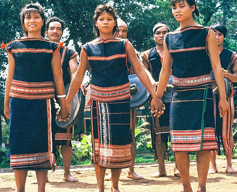 Regard croisé sur les ethnies du Vietnam : l'exposition « 54... » à l'Orangerie du Sénat Regard croisé sur les ethnies du Vietnam : l'exposition « 54... » à l'Orangerie du Sénat