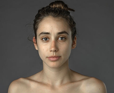 Les critères de beauté à travers le monde via Photoshop : l'expérience de la journaliste américaine Esther Honig