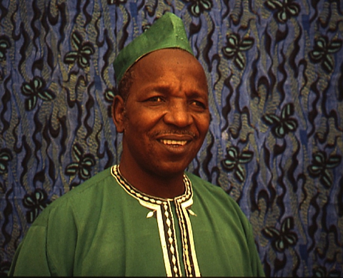 Trois questions à Malick Sidibé, à l'occasion du hors-série d'Actuphoto consacré à la photographie africaine Trois questions à Malick Sidibé, à l'occasion du hors-série d'Actuphoto consacré à la photographie africaine