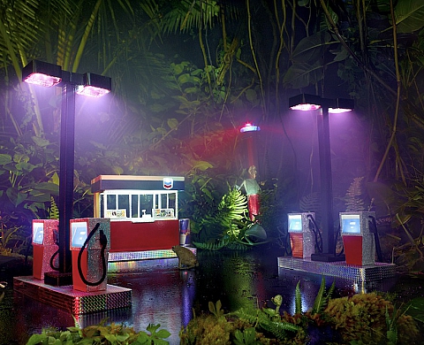 Exposition de David LaChapelle « Refineries and Gas Stations » à la galerie Daniel Templon Exposition de David LaChapelle « Refineries and Gas Stations » à la galerie Daniel Templon