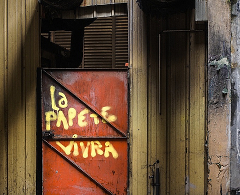 « La papete vivra » : Parcours photographique en 40 clichés dans une usine à papier désaffectée