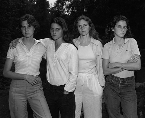 4 sœurs photographiées pendant 40 ans