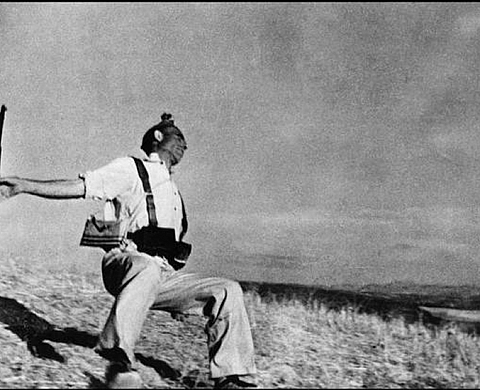 Les Yeux Grands Ouverts: 100 ans de photographie Leica