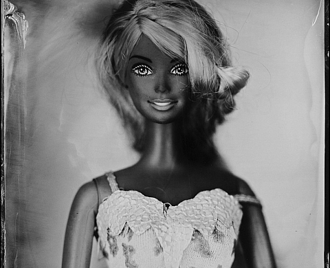 Exposition Barbie-Blad par Hamid Blad à la boutique IDEA pour le mois de la photo OFF