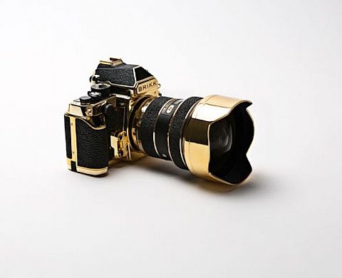 Bling Bling Nikon : boitier Df 24 carat et cuir de raie pour avoir le swag en reportage
