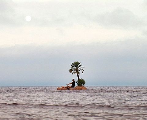 Exposition : Le vol en provenance d'Helsinki...