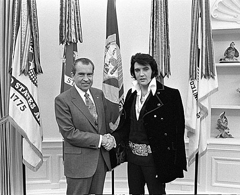 Elvis et Nixon : la photographie historique US la plus demandée !
