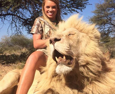 Kendall Jones, photos d'une barbie chasseuse