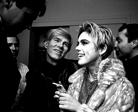 Des portraits d'Andy Warhol sur Times Square