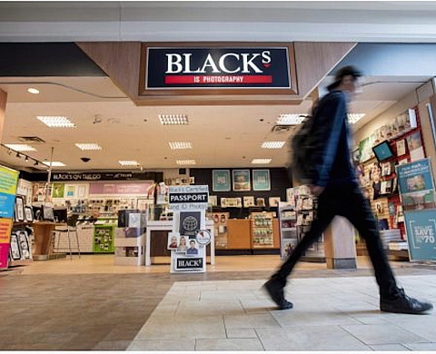 Les magasins canadiens Black's Photography mettent la clé sous la porte