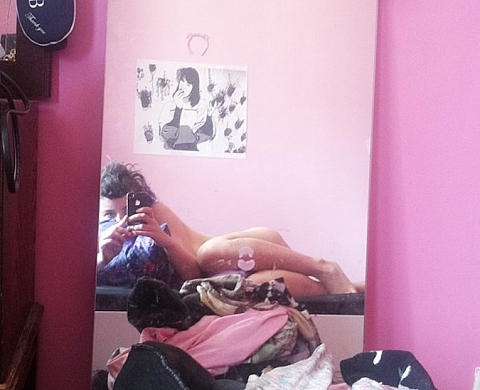 Des photos de Molly Soda nue, devrais-je envoyer ça ?