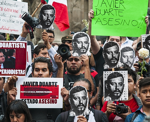 Colère des Mexicains face à l'assassinat du photojournaliste Ruben Espinoza