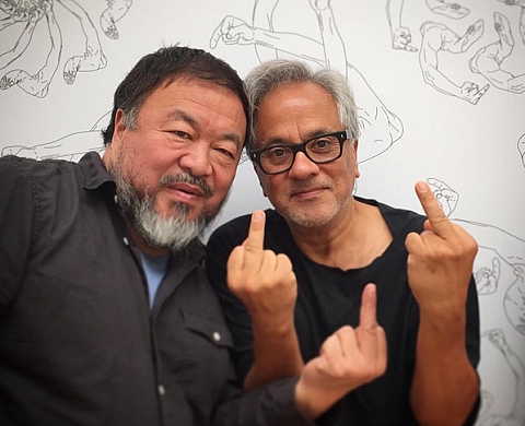 Ai Weiwei et Anish Kapoor unissent leurs doigts (!)  pour les réfugiés
