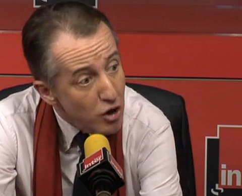 Christophe Barbier se fait rappeler à l'ordre par les agences de presse