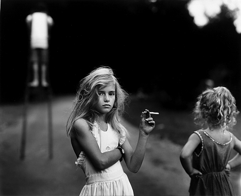 Sally Mann vend sa petite fille à la cigarette pour 215 000$