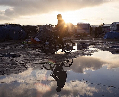 Vue panoramique sur la jungle de Calais