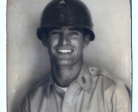 Coup de foudre pour la photo d'un soldat de 1950