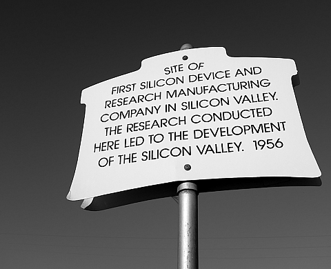Exposition : « tech/topographics : Photographies de la Silicon Valley » de Joseph J. Ferretti Jr Exposition : « tech/topographics : Photographies de la Silicon Valley » de Joseph J. Ferretti Jr