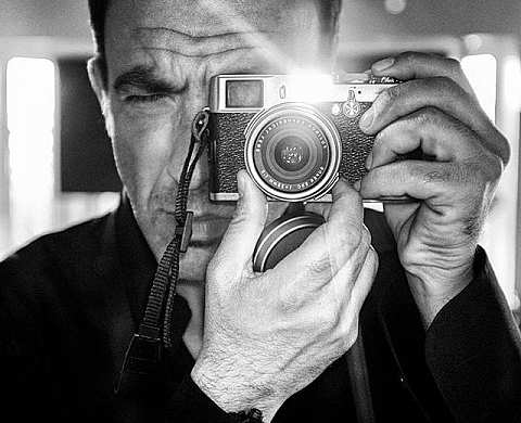 Nikos Aliagas : « Je n’ai pas de prétentions artistiques, je partage juste quelques photos » Nikos Aliagas : « Je n’ai pas de prétentions artistiques, je partage juste quelques photos »