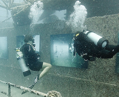Des photos d'Andreas Franke exposées au fond de l'océan