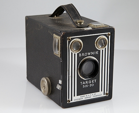 Kodak Brownie et Polaroid, les deux appareils photo les plus influents de tous les temps d'après le Time