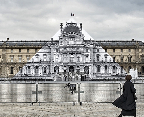 Une photo géante de JR pour faire disparaître la pyramide du Louvre ?