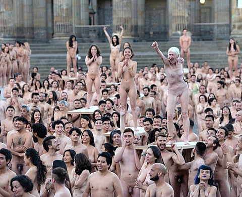 Spencer Tunick déshabille les Colombiens pour la paix !