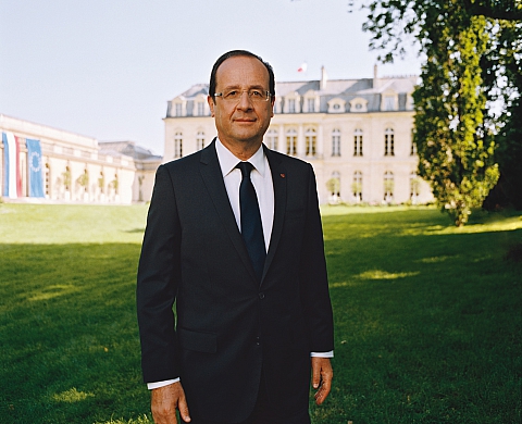 Polémique autour de la photo du président : Raymond ne demande pas pardon 