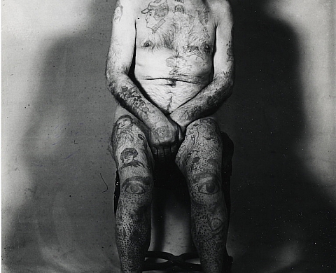 Exposition : «Les tatouages du milieu» dans le cadre du Festival de la Photo de Saint-Germain Exposition : «Les tatouages du milieu» dans le cadre du Festival de la Photo de Saint-Germain