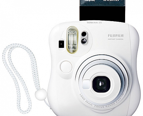 L'Instax Mini Film de Fujifilm passe en noir et blanc