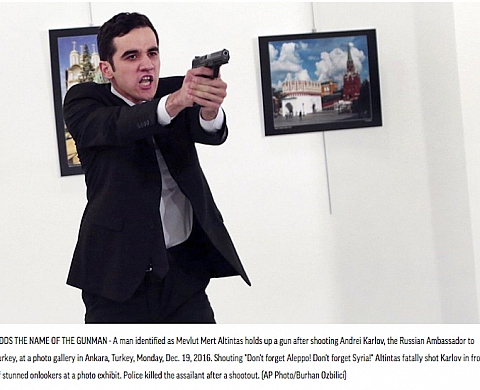 Un photographe « couvre » l'assassinat d'Andreï Karlov
