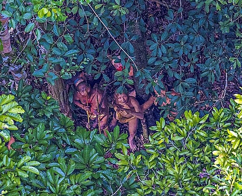 Un photographe brésilien survole une tribu isolée en Amazonie