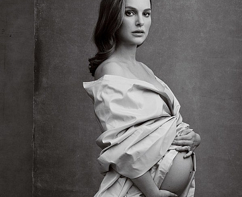 Annie Leibovitz recrée son cliché historique de Demi Moore avec Natalie Portman