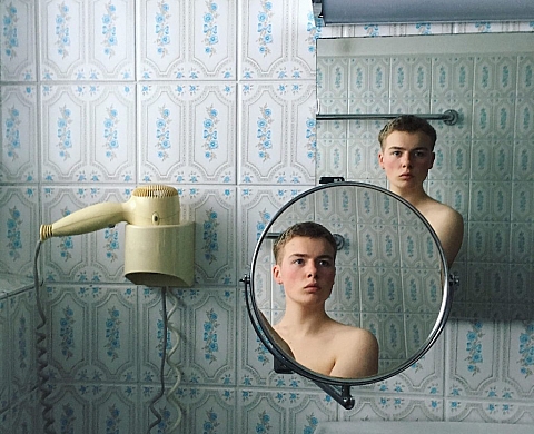 Juergen Teller a choisi les meilleurs selfies pour la Saatchi Gallery