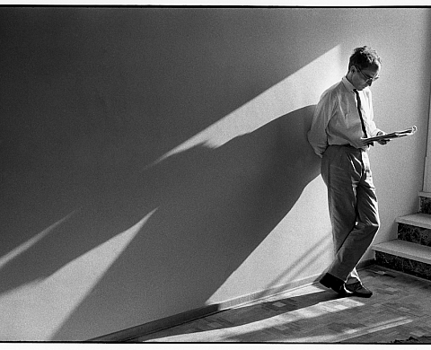 Jean-Louis Swiners dans les coulisses du film Le Mépris de Jean-Luc Godard 