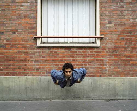 Denis Darzacq : La Chute,Bobigny centre ville & 29 vidéophones