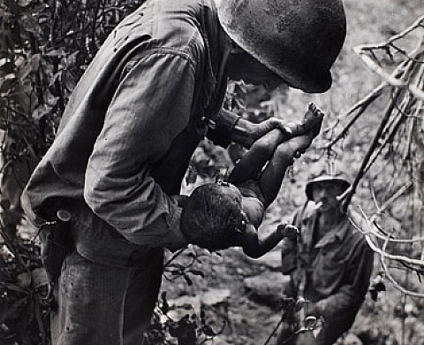 Living with the Dead : W. Eugene Smith and World War II