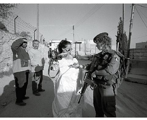 Orly Dahan LA ROBE photo et video Orly Dahan LA ROBE photo et video