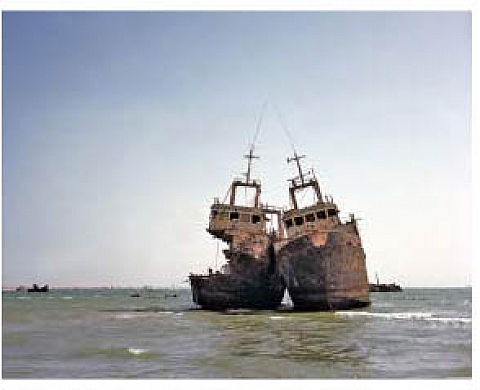 Zineb Sedira Shipwreck : The death of a journey Zineb Sedira Shipwreck : The death of a journey